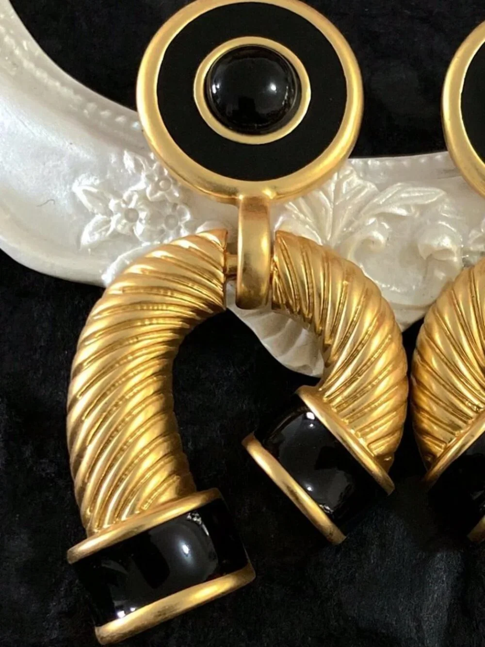 Elegant Women's Enamel Niche Designed  Horseshoe High-End Earrings
